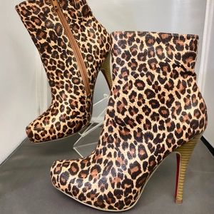 Alba Karla Animal Print Ankle Boots SZ 6